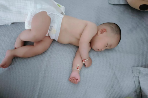永新怀孕初期腰特别酸
